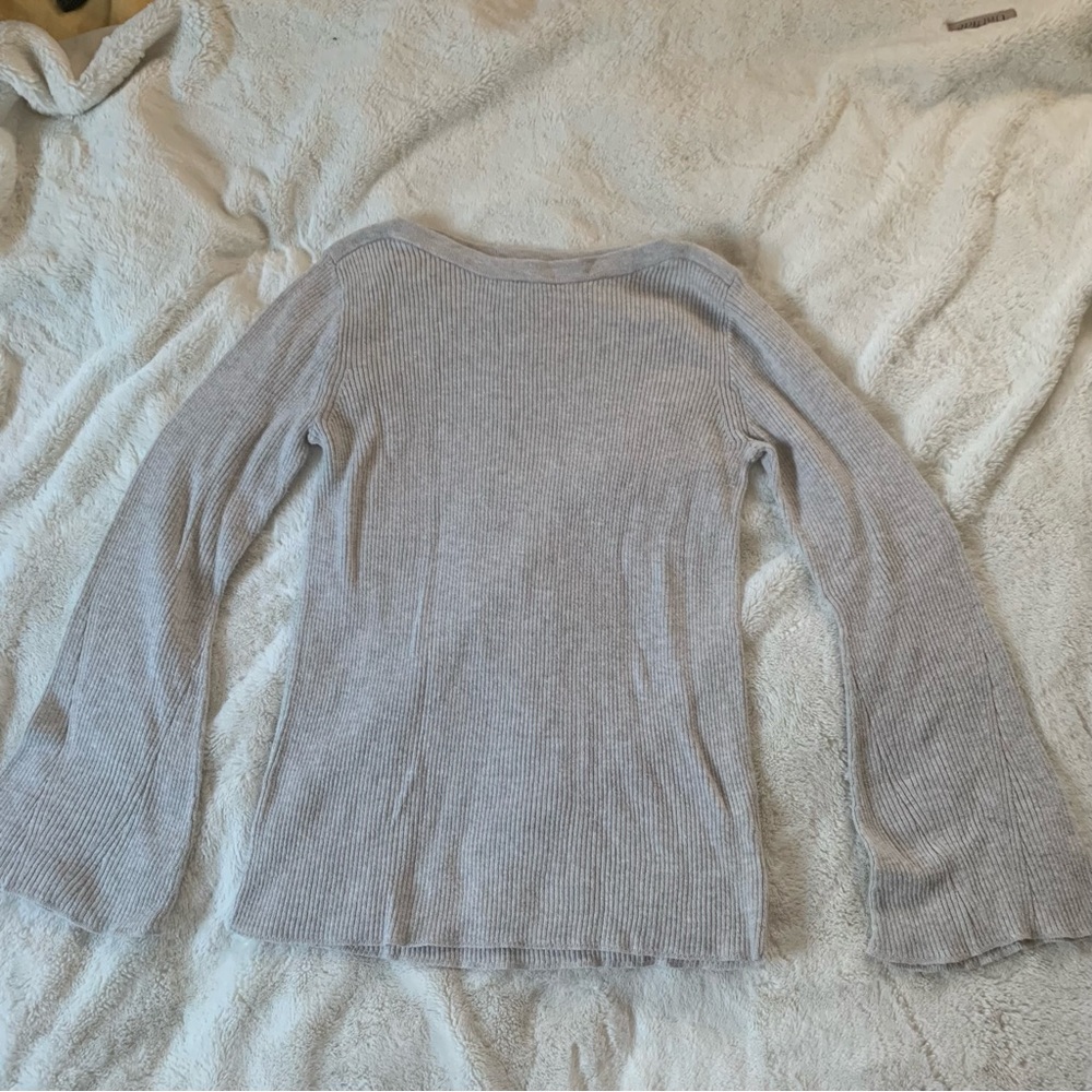Old navy bell sleeve sweater